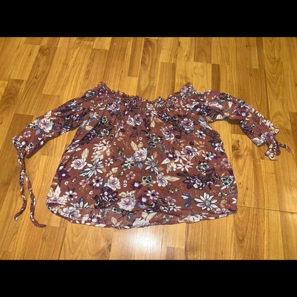 Buckle Off the Shoulder Blouse - Picture 2 of 4